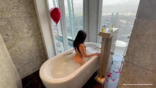 [Uncensored] 个人自拍投稿年轻小情侣出租屋的??情趣性爱美女穿着JK制服和眼镜男友啪啪