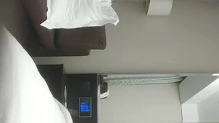 留学生刘玥爱吃国外大鸡巴，继续顶起来