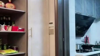 探花从中过骚货边玩跳蛋边被操