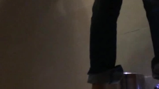 新人美女下海！和炮友操逼大秀！浴室洗澡，抓起大屌吸吮，翹起蜜桃美臀