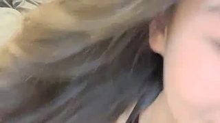 胖哥探花，绝世粉嫩一线天，极品美乳18岁小萝莉，胖哥强烈要求返场，人生巅峰好快乐